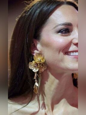 Zara Kate Middleton Cascade Floral Statement Earrings - Women's Jewelry
